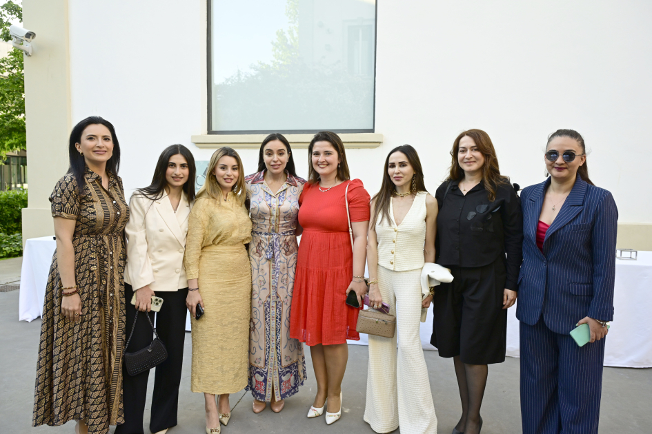 Heydər Əliyev Fondunun vitse-prezidenti Leyla Əliyeva və Arzu Əliyeva Romada MAMA “Ana təbiət” sərgisinin təqdimatında iştirak ediblər (FOTO)