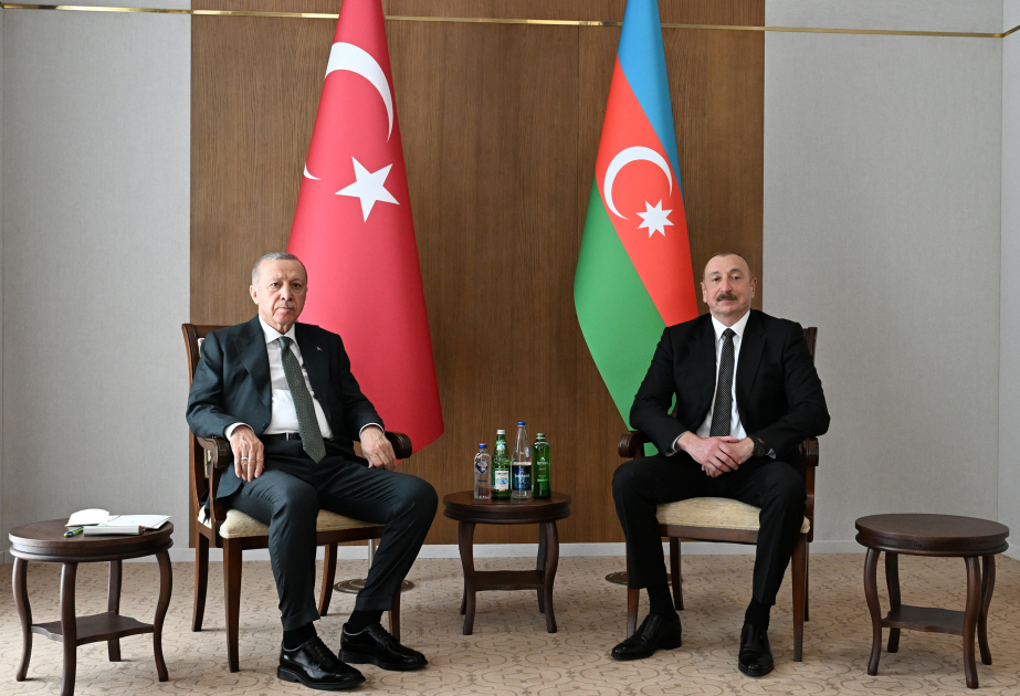 Laçında Prezident İlham Əliyevin Türkiyə Prezidenti Rəcəb Tayyib Ərdoğan ilə təkbətək görüşü olub (VİDEO)