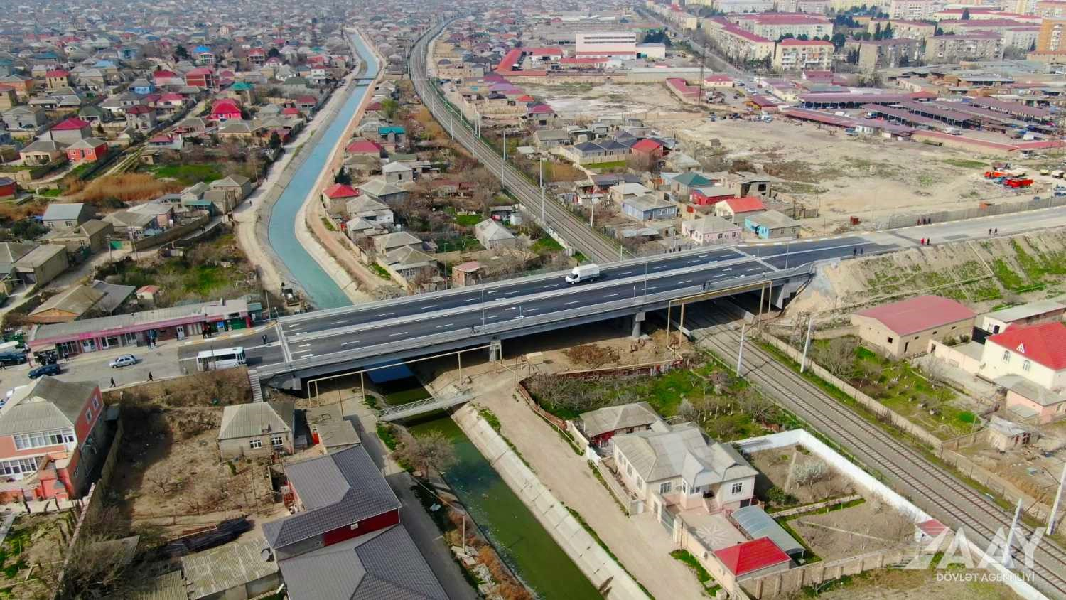 Sumqayıtı Saray qəsəbəsiylə biləşdirən körpüdə çat yaranmasıyla bağlı xəbərlərə aydınlıq gətirilib