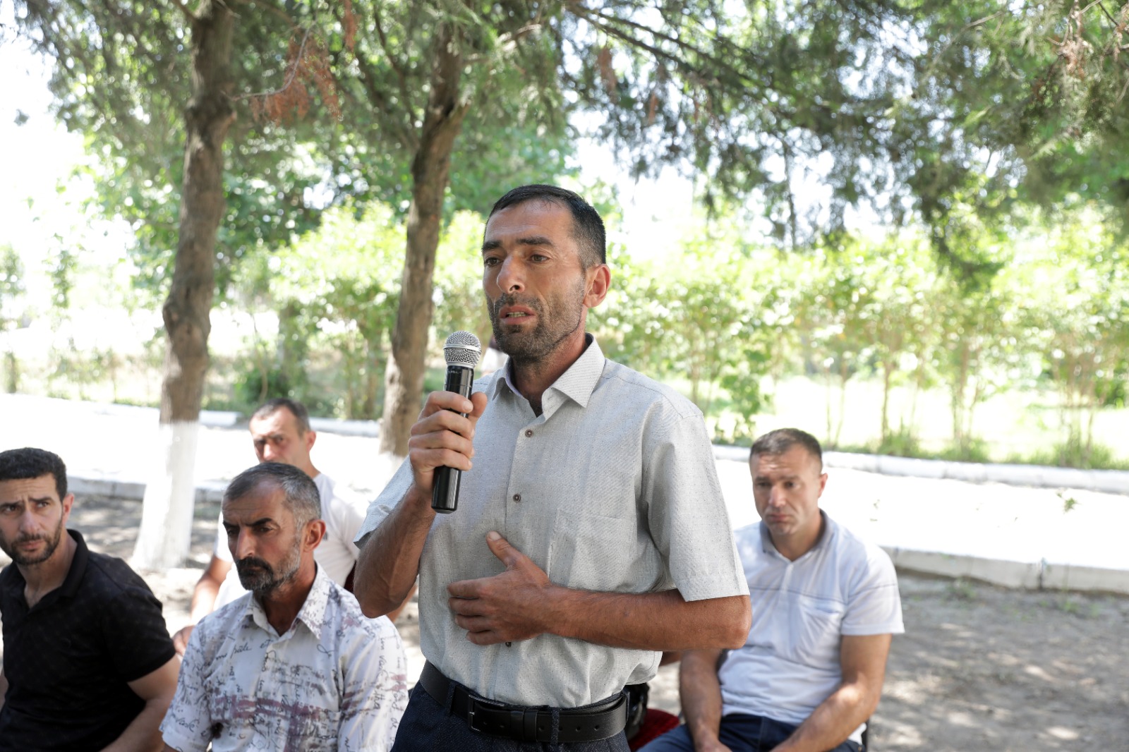 Xaçmazın Pirquluoba kəndində sakinlərin müraciət və təklifləri dinlənilib (FOTO)